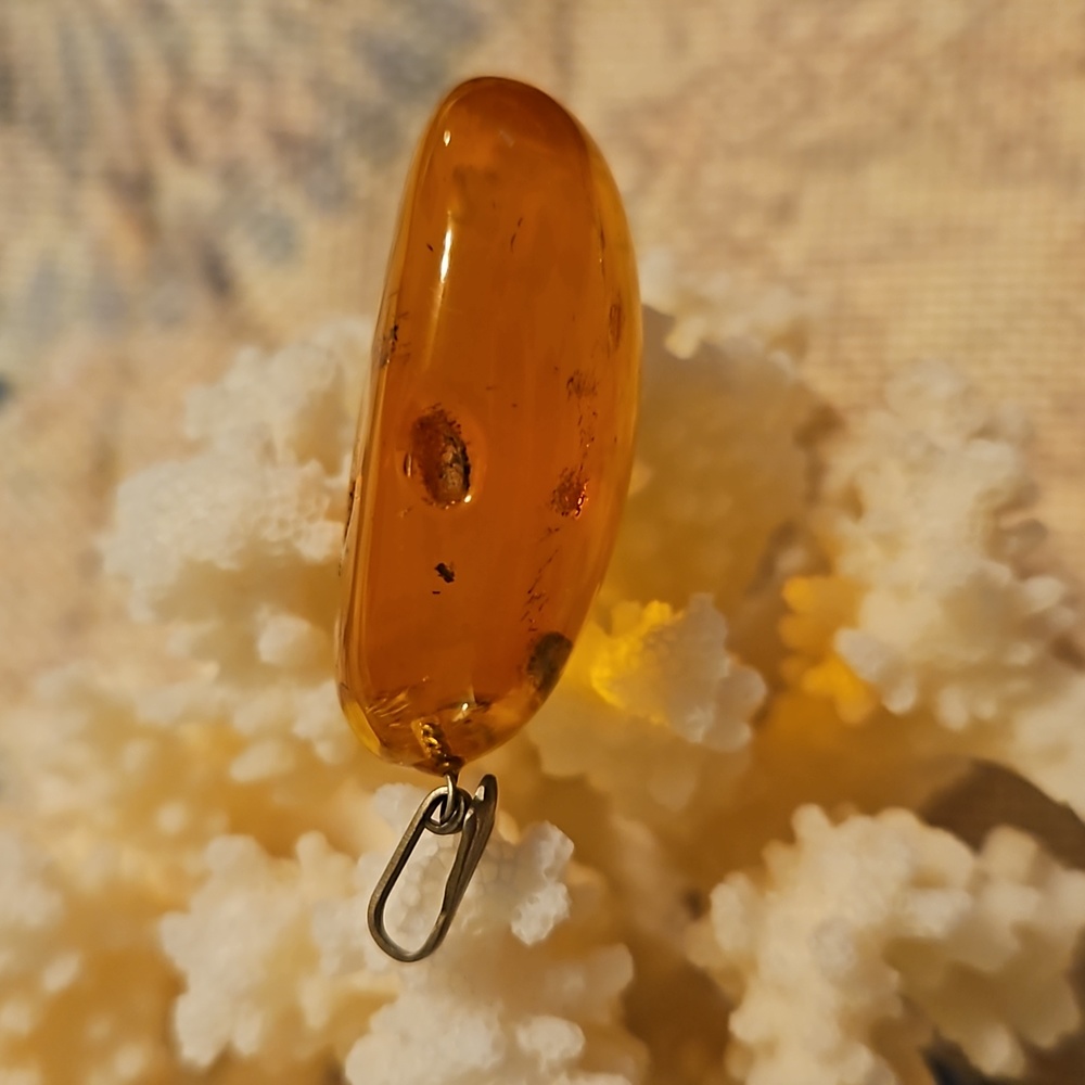 Vintage Baltic Amber Amulet Pendant - Picture 4 of 14